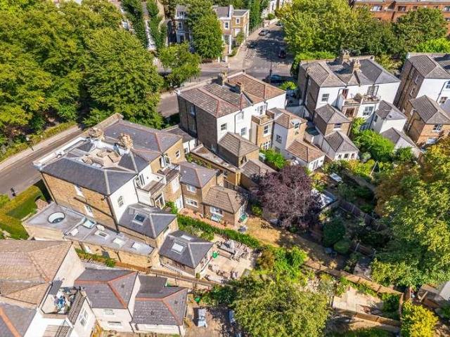 Flat for sale in Holloway, Lower Holloway
