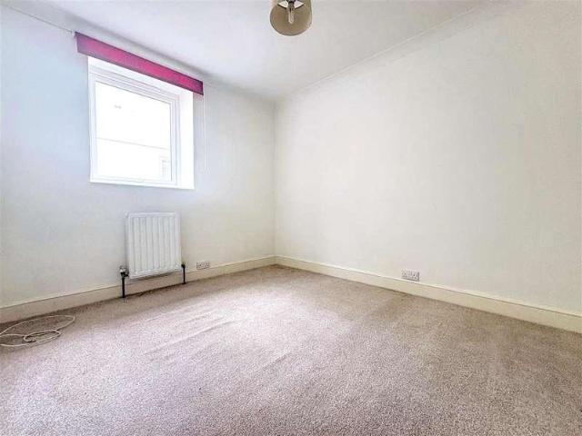 Flat for sale in Falmouth, Cornwall