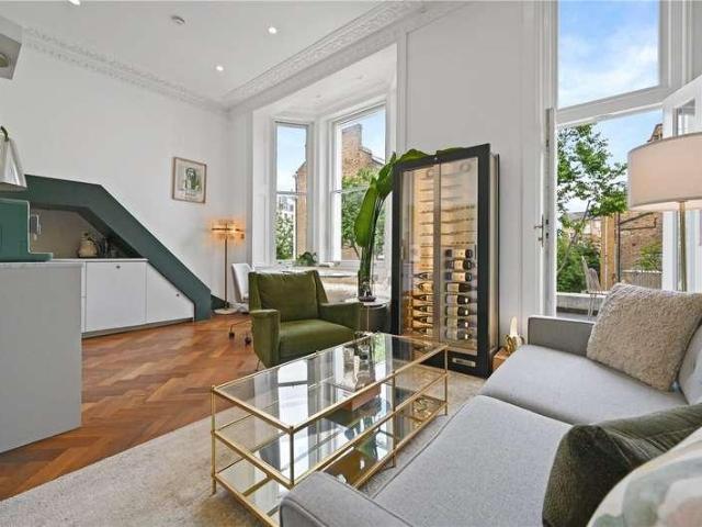 Flat for sale in Notting Hill, Greater London