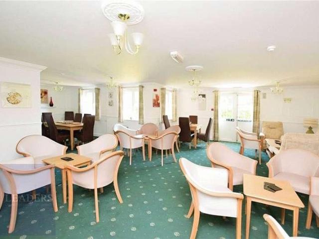 Flat for sale in Chipping Hill, Essex