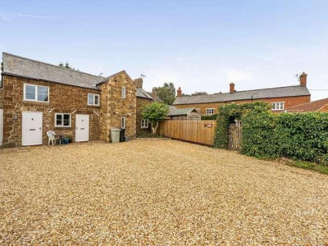 Flat for sale in Rutland