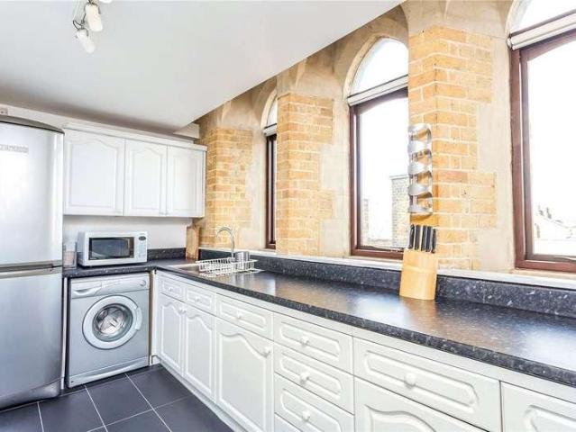 Flat for sale in Barnsbury, Greater London
