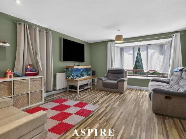 Flat for sale in Essex