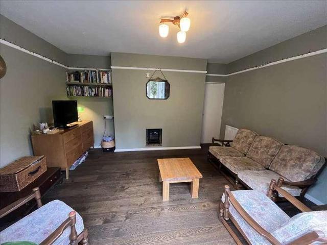 Flat for sale in Denham, Gerrards Cross and Chalfonts Community Board, Denham Green