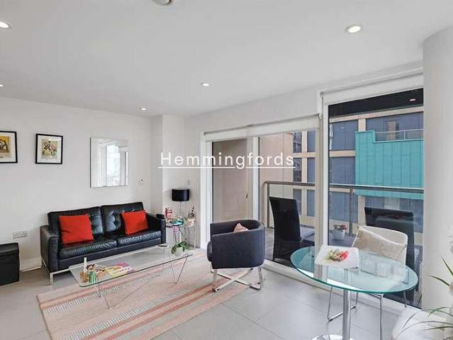 Flat for sale in Finsbury, Greater London