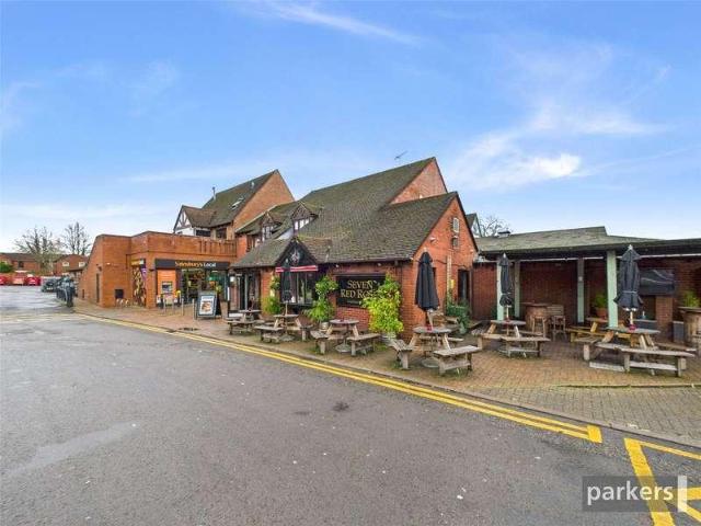 Flat for sale in Earley