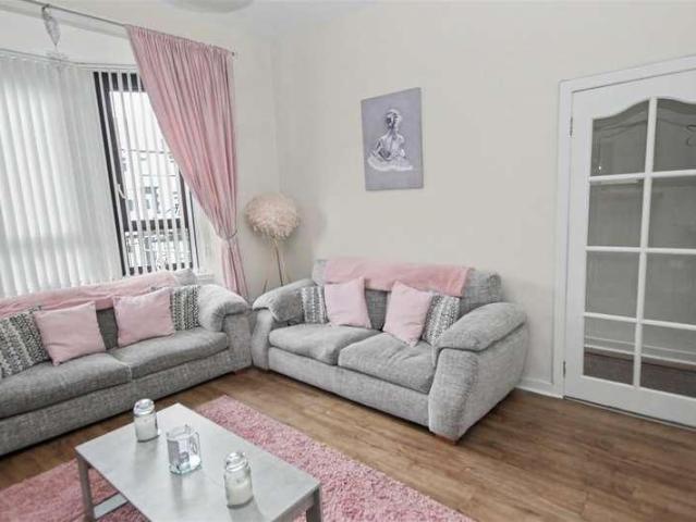 Flat for sale in Cambusnethan, Newmains