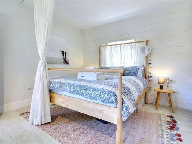 Flat for sale in Eastbridge, Suffolk