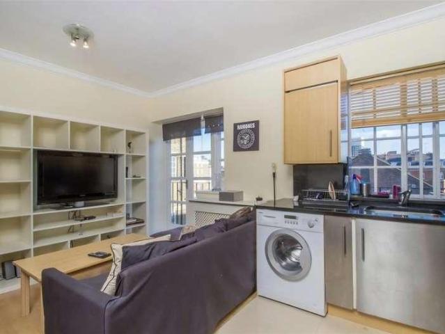 Flat for sale in Paddington, Greater London
