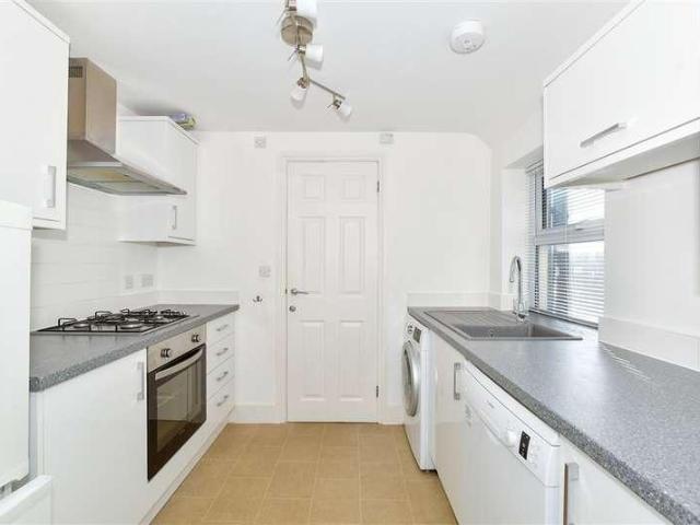Flat for sale in Paddock Wood Distribution Centre, Tunbridge Wells