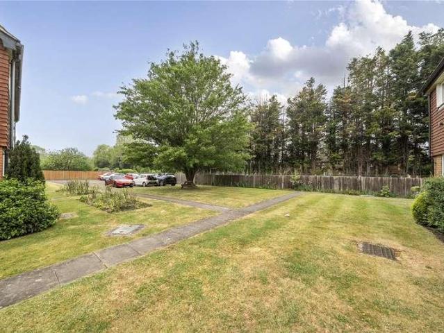 Flat for sale in Pachesham Park, Surrey