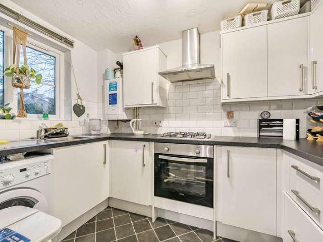 Flat for sale in Whitley, Reading