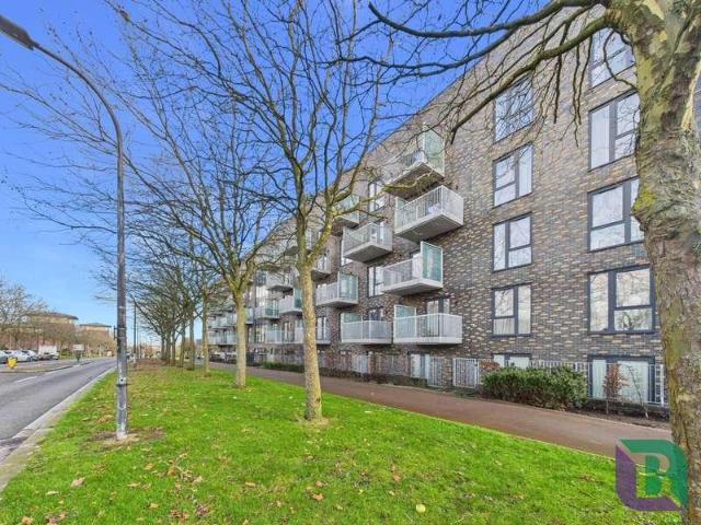 Flat for sale in Milton Keynes