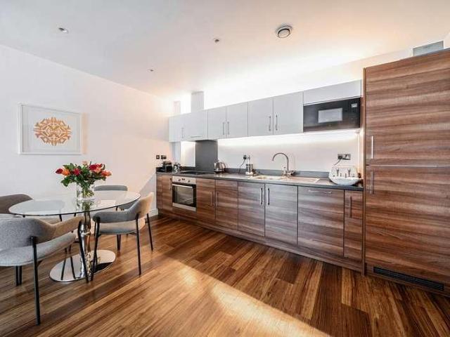 Flat for sale in London Borough of Ealing, Greater London