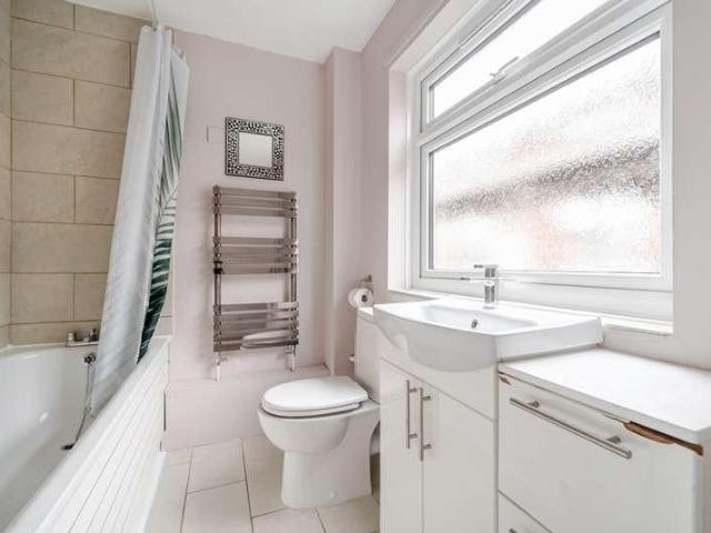 Flat for sale in Lower Halliford, Surrey