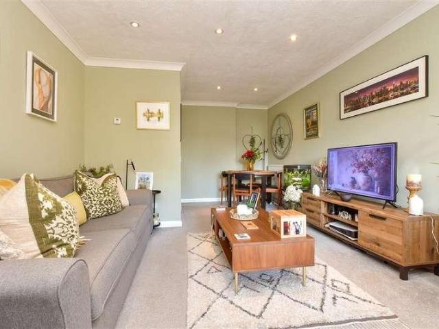 Flat for sale in London Borough of Sutton, Greater London