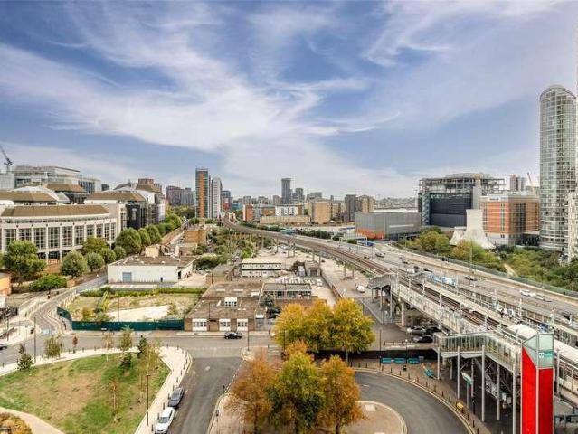 Flat for sale in Blackwall Reach, Greater London