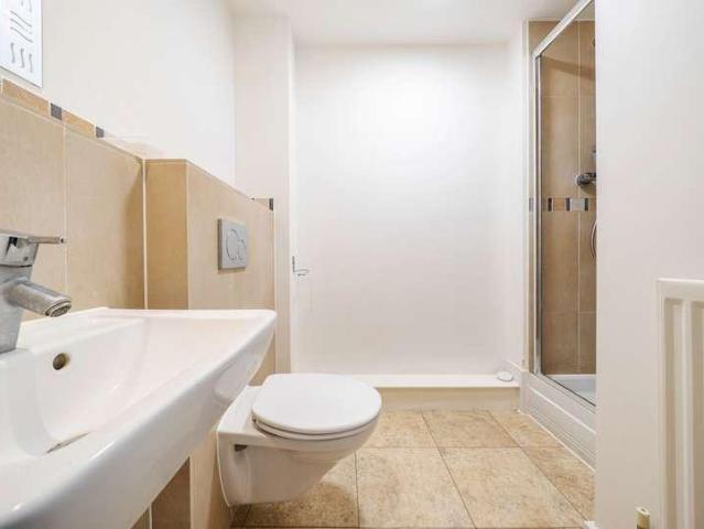 Flat for sale in Canon's Marsh, Bristol