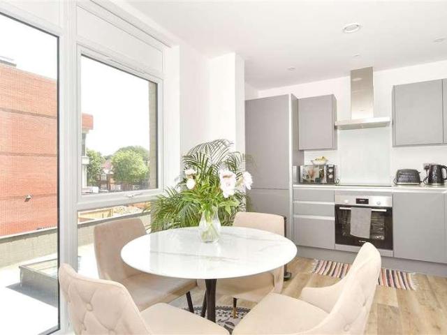 Flat for sale in Brunswick
