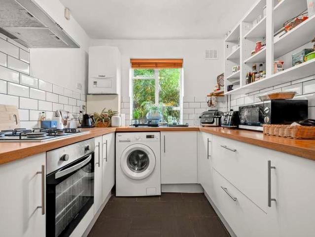 Flat for sale in Islington, Greater London