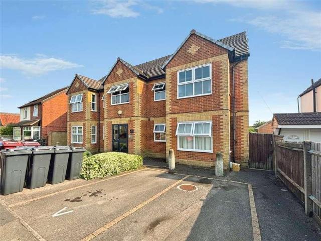 Flat for sale in Whitley, Reading