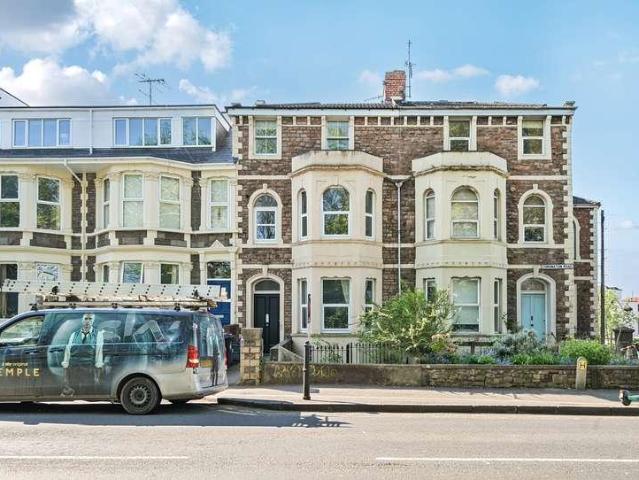 Flat for sale in Wapping Wharf, Bristol