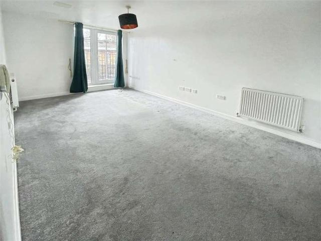 Flat for sale in Shortlands, Greater London