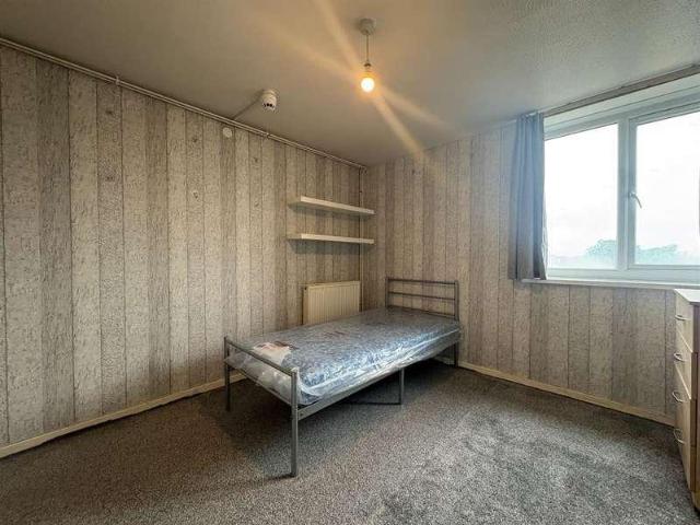 Flat for sale in Slough