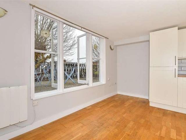 Flat for sale in St James, Sandown Park