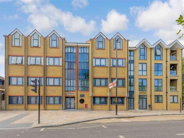 Flat for sale in Brooklands, Monks Orchard