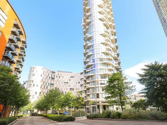 Flat for sale in Blackwall, Greater London