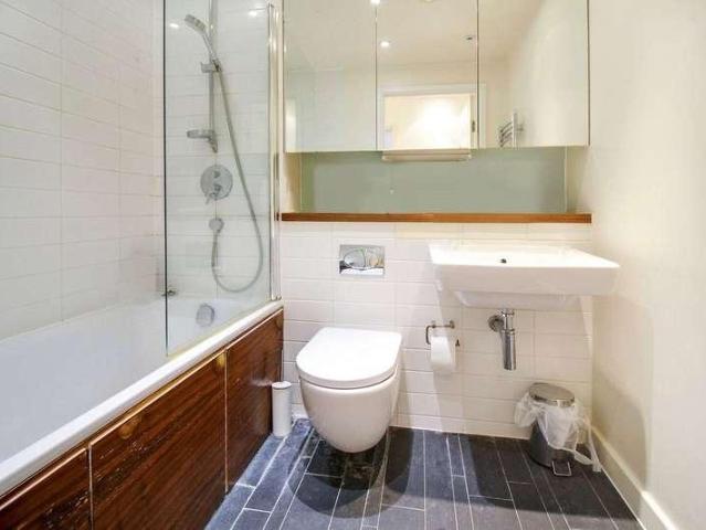 Flat for sale in Reading