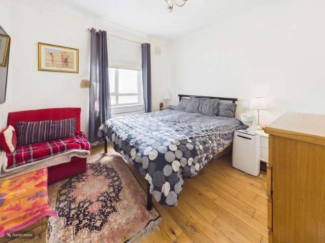 Flat for sale in City of Westminster, Greater London