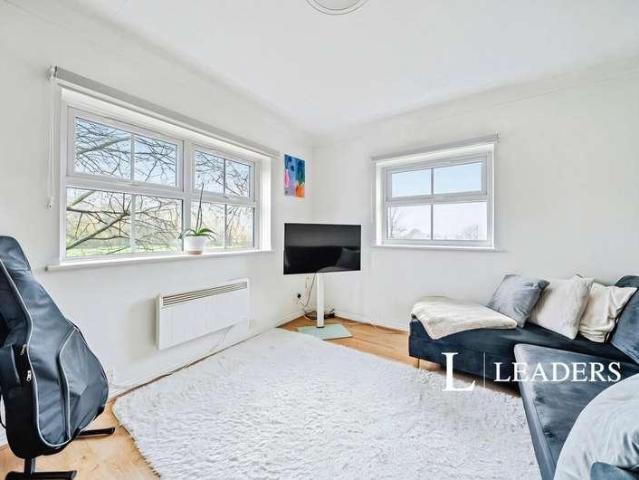 Flat for sale in Lordshill, City Of Southampton