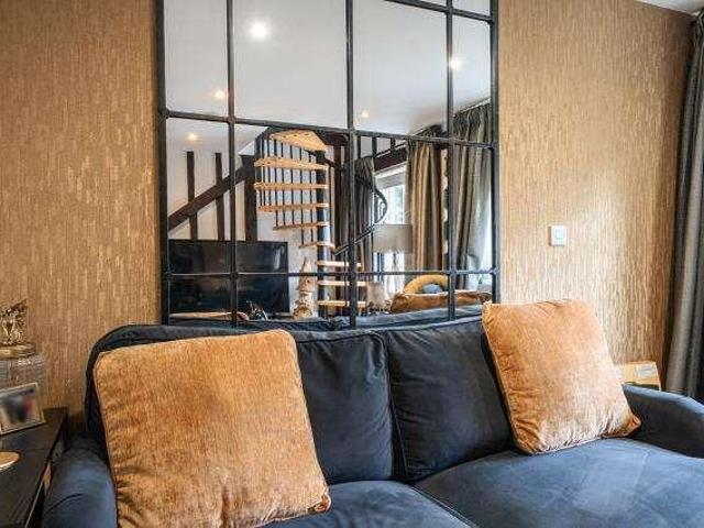 Flat for sale in Southcourt, Aylesbury