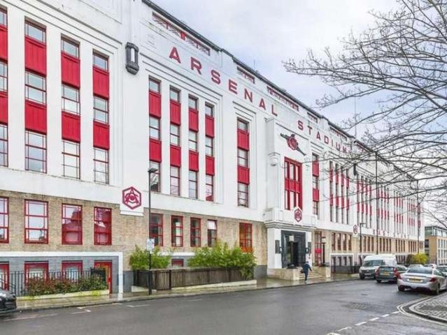 Flat for sale in Finsbury Park, Greater London