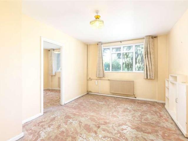 Flat for sale in Putney, Greater London