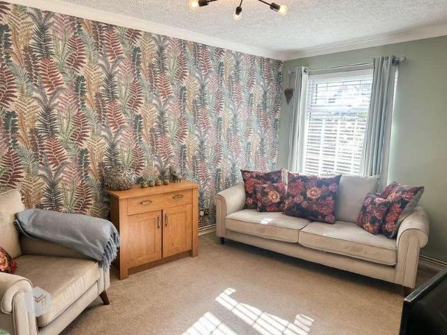 Flat for sale in Dobb Brow, Bolton