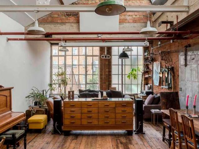 Flat for sale in South Hackney, Greater London