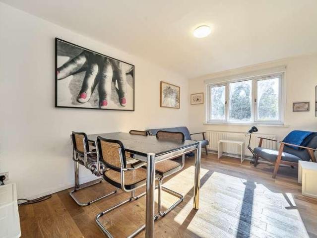 Flat for sale in London Borough of Lewisham, Greater London