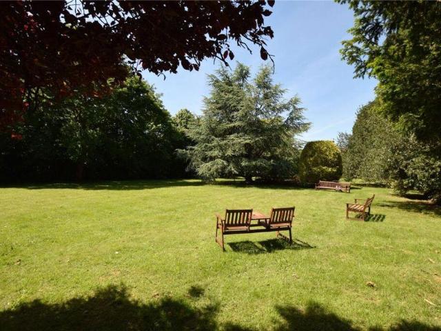 Flat for sale in Bolton Low Houses, Hampshire