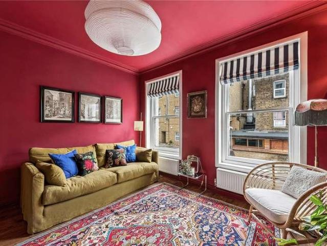 Flat for sale in Shacklewell, Greater London