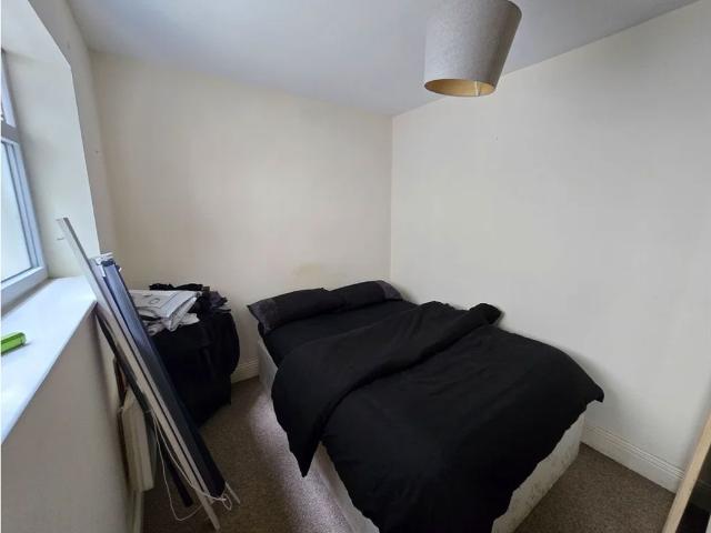 Flat for sale in Nangreaves, Wales
