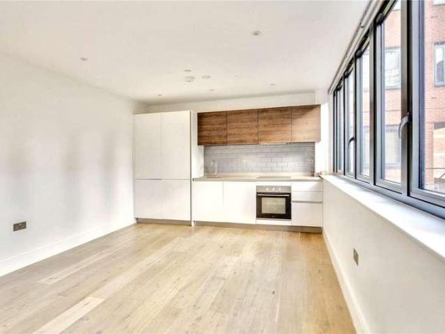 Flat for sale in Lakenham, East Bank