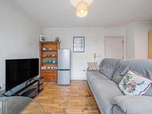 Flat for sale in Chertsey, Runnymede
