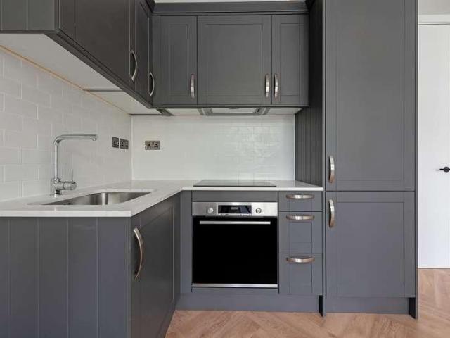 Flat for sale in Kilburn, Greater London