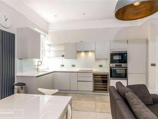 Flat for sale in Brunswick