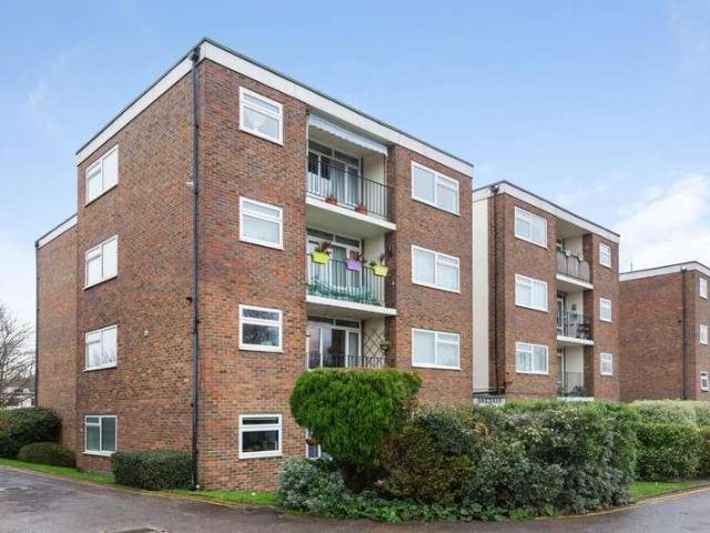 Flat for sale in Beckenham, Greater London