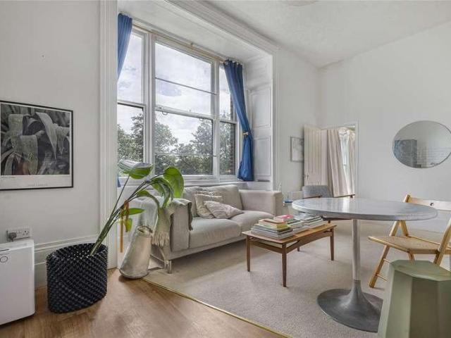 Flat for sale in London Borough of Lewisham, New Cross