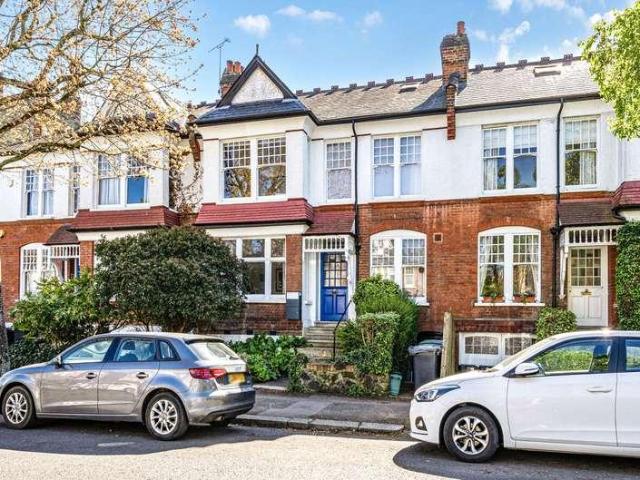 Flat for sale in London Borough of Haringey, Greater London